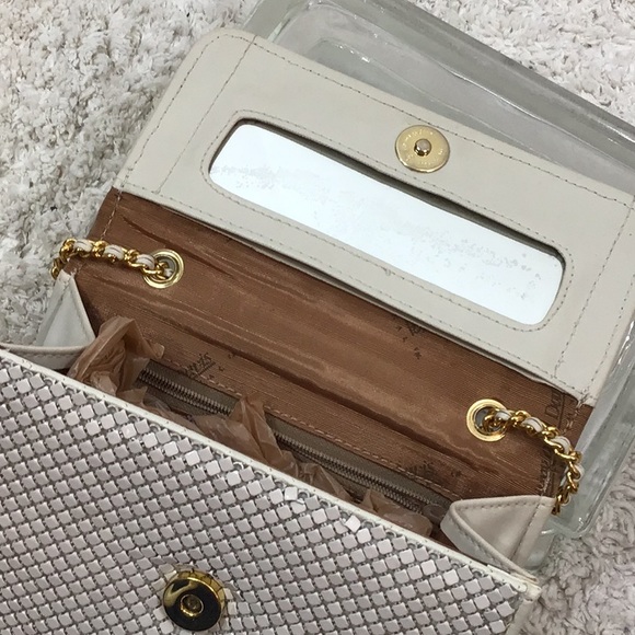 Whiting and Davis vintage white evening bag - Picture 11 of 14